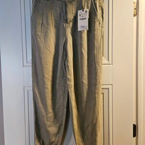Zara Pleated Green Khaki Button Ankle Pants Size 6 BNWT